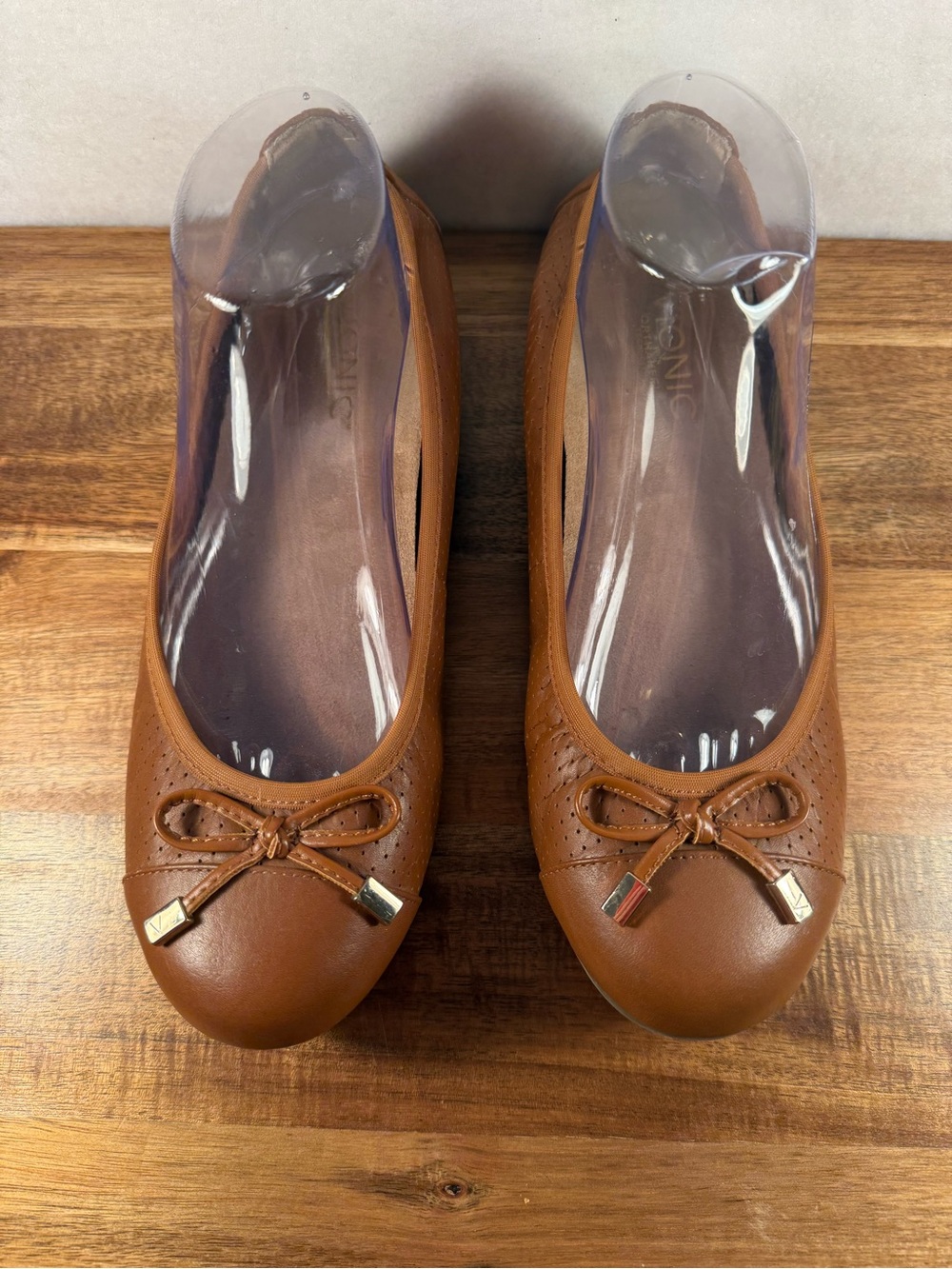 Vionic Leather Ballet Flats in Cognac Brown Size 8.5